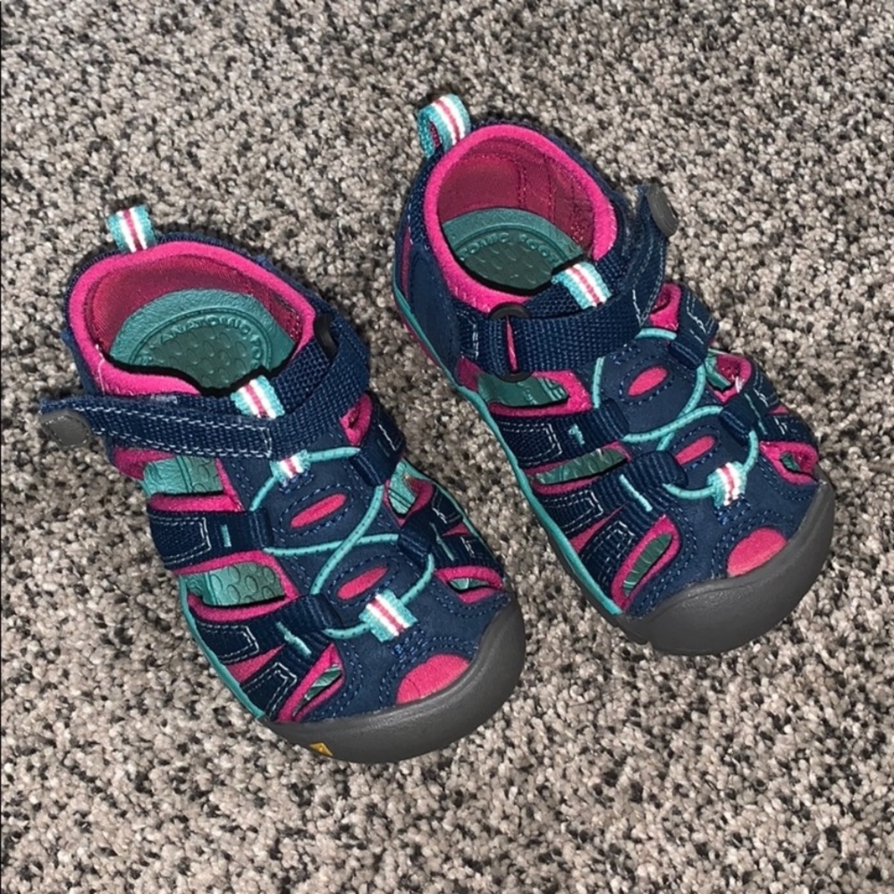 Keens size 6